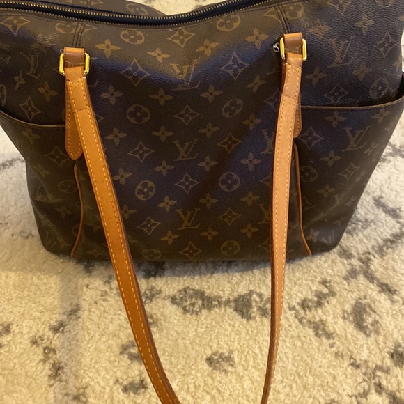 Louis Vuitton Monogram PM zipper. AUTHENTIC - Picture 8 of 12